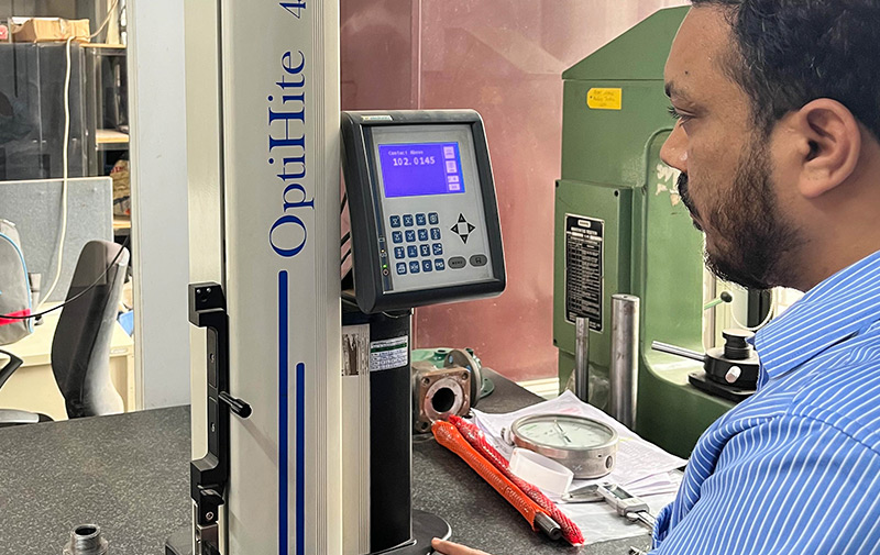 Digital Vernier Height Gauge machine at the IndiTech's QC lab